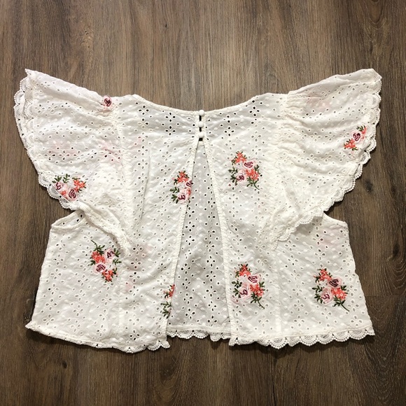Vintage Embroidered Eyelet Crop Top - Picture 11 of 17